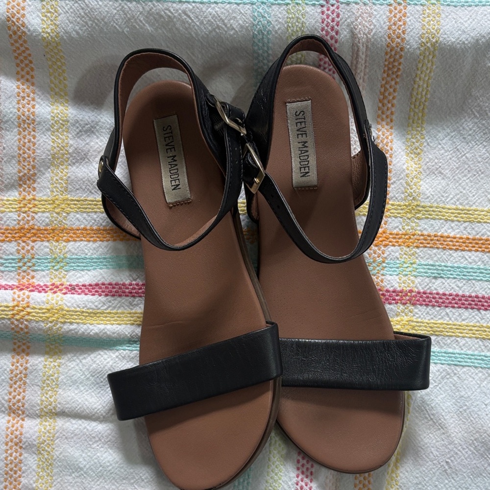 Steve Madden Black and Brown Leather Strap Women's Sandals